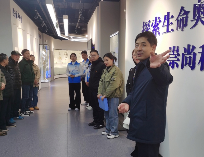 院直机关第三党支部、离退休第三党支部联合开展“珍爱生命 奉献教育”主题党日活动