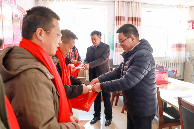 学院领导看望慰问taptap点点乡村振兴驻村工作队
