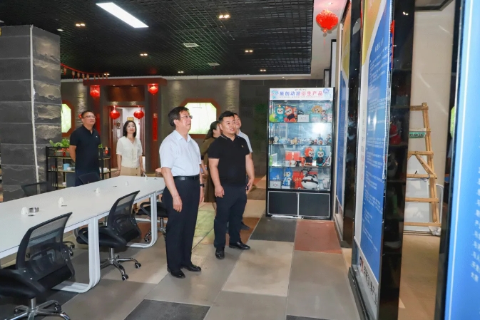 “访企拓岗”促就业 | 党委书记冯印涛率队赴我市部分企业考察调研