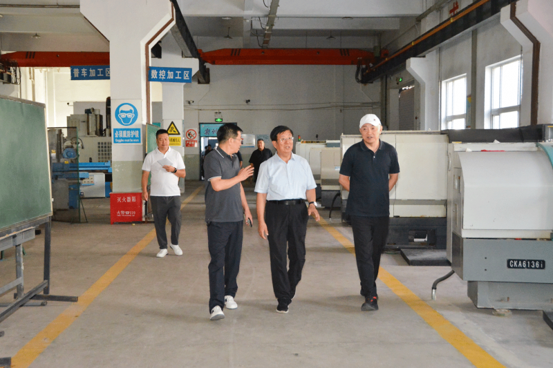 党委书记冯印涛检查指导学院迎新工作