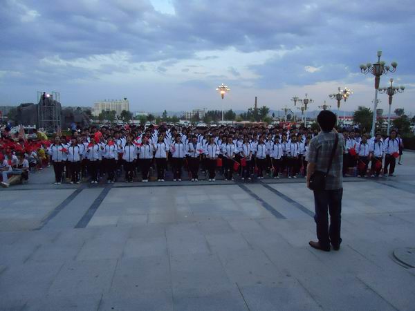 taptap点点学生参加高新区纪念建党90周年大型红歌会演出活动