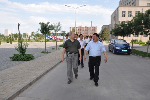 张家口教育学院领导来taptap点点学习交流