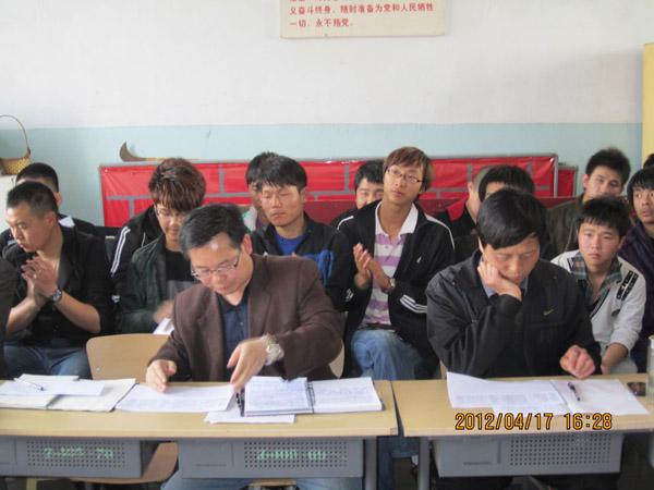 土木工程系率先召开“领导联系学生宿舍”活动启动仪式