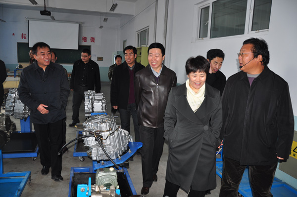 李宏副市长一行到taptap点点调研