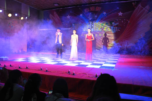 taptap点点举办“迎新生 庆国庆”文艺演出活动