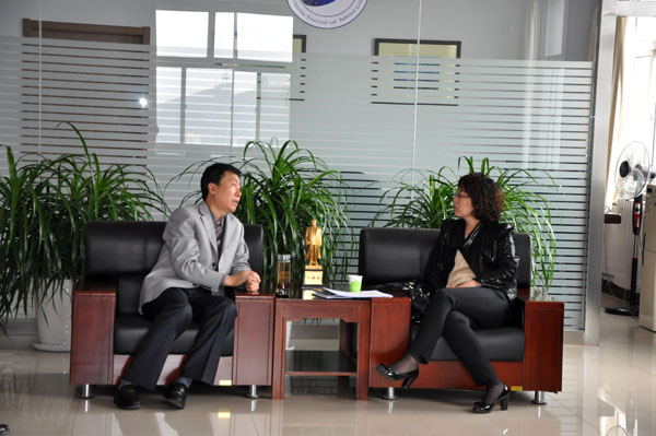 张家口市委统战部副部长田杰到taptap点点调研