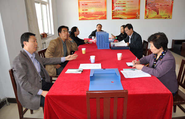 市委督导组来taptap点点督导检查教育实践活动开展情况