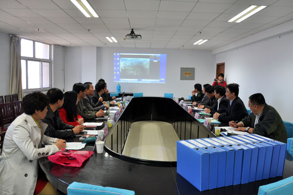 省高校学生军训工作评估组来taptap点点检查指导工作