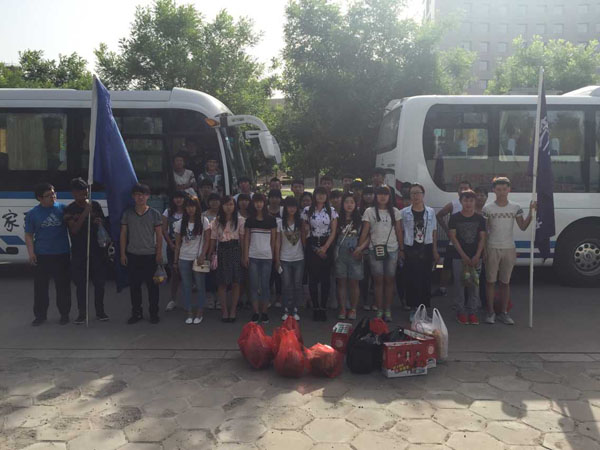 信息工程系软件学院开展“六一”福利院献爱心活动