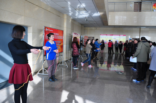 taptap点点开展女教职工跳绳、踢毽子比赛活动