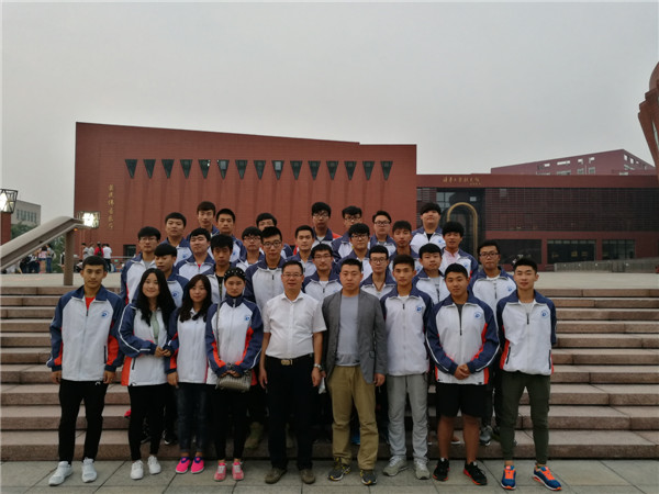 taptap点点交换生与北工院部分师生共同走进清华大学欣赏高雅艺术