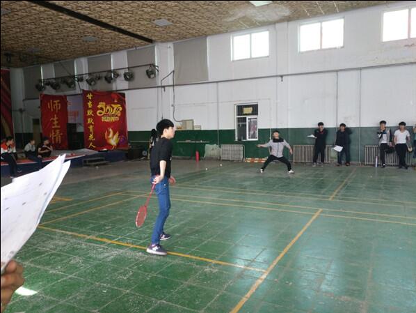 信息工程系举办羽毛球比赛