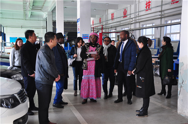 喀麦隆中等职业教育部考察团到访taptap点点