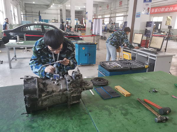 汽车工程系1+X证书考试圆满落幕