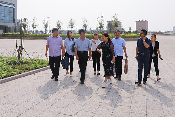 党委书记冯印涛率队赴宣化区部分企业考察调研