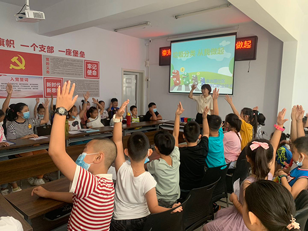 taptap点点部分青年团干下沉社区助力创城