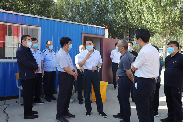 市委常委、副市长李春滨视察taptap点点开学准备工作