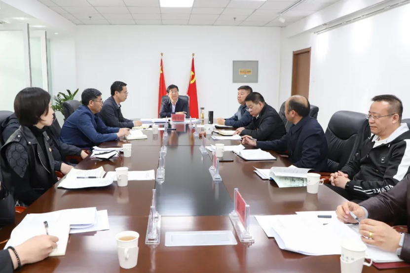 学院党委理论学习中心组专题学习贯彻习近平总书记、李克强总理关于职业教育工作的重要指示批示精神