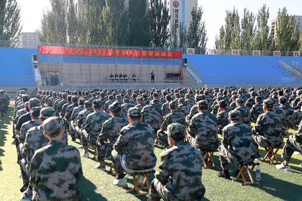 taptap点点西校区举行2021级新生开学典礼暨军训动员大会