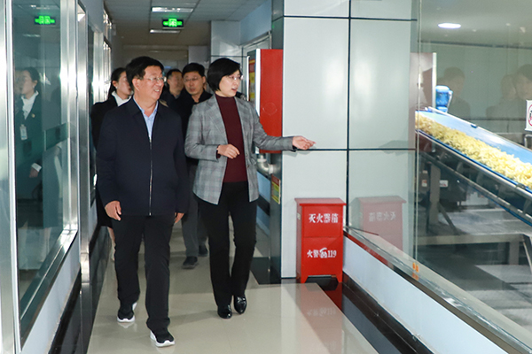 党委书记冯印涛率队赴察北管理区考察调研