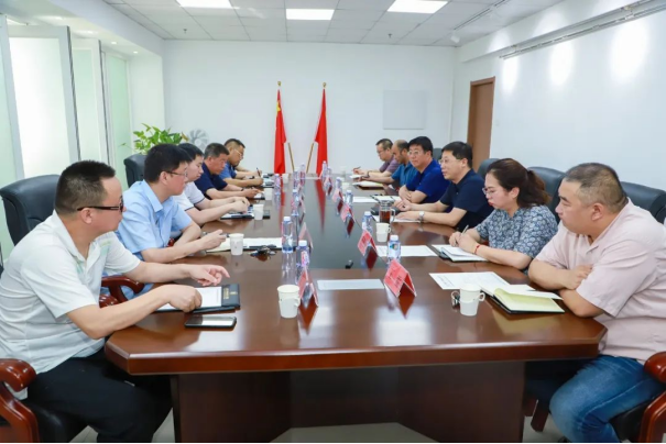 张家口新闻传媒集团党委书记、董事长刘永刚一行到taptap点点交流考察