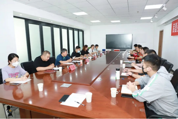 民盟taptap点点官方网站支部召开换届会议